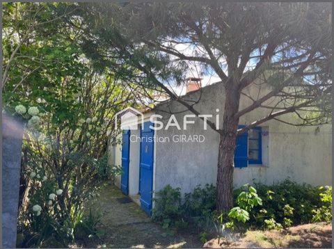 A Barbâtre, maison en pierres de plain-pied de 41m2 de surface habitable dans une propriété close.