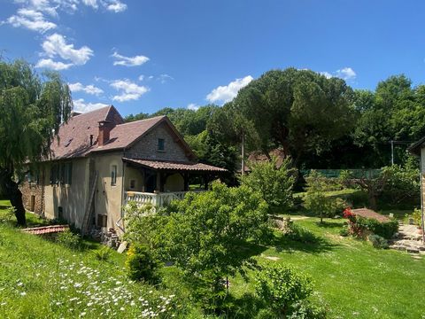 Calme, espace, lumière, proximité de Figeac et future voie verte.