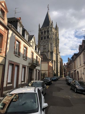 Petite maison de ville totalement rénovée