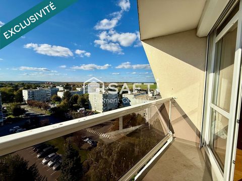 DERNIER ÉTAGE – LUMINEUX – GARE À PIED