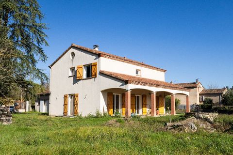 Maison entre Albi et Castres terrain de 1600m² + garage de 100m²