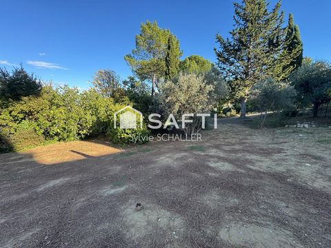 Terrain constructible 1013 m2 entièrement clôturé