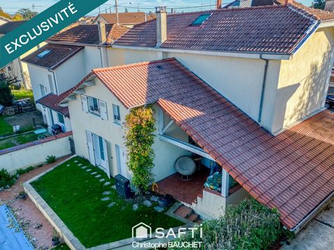 Maison bourgeoise à Bourg en Bresse avec piscine
