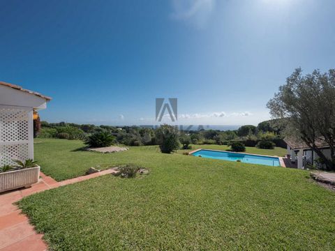 Located in a green area, surrounded by forests and with excellent views of the sea, in one of the best towns of the North Coast of Barcelona, we find this 400sq m independent with a plot with almost 14,000sq m with impressive garden, farmland, tennis...