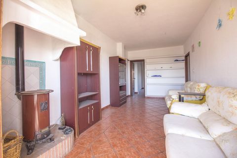 Ayamonte - Apartment for Sale in Spain Ayamonte - Apartment for Sale in Spain. Apartment in the Center of Ayamonte / Prov. Huelva. Apartment on 2nd floor with approx. 112 m2 constructed surface. Fully furnished. 3 bedrooms with built-in wardrobes. Ad...