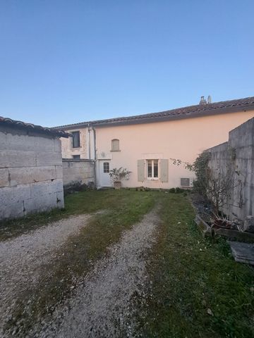 Dpt Charente (16), à vendre VOEUIL ET GIGET maison P4 - Terrain de 325m²