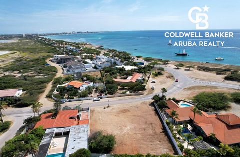 NIEUW - Dit is een prachtig stuk grond gelegen aan de Malmokweg 3, Aruba. Een zeldzame kans om uw droomhuis te creëren op 1.485m2 erfpachtgrond op een zeer gewilde locatie. Hier zijn slechts enkele van de geweldige functies die deze woning te bieden ...