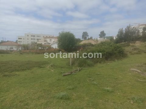 Terreno con licenza edilizia per 17 case a Madalena! Terreno urbano di 6.000 mq, con pendenza moderata in zona residenziale tranquilla e con ottimo orientamento solare. Consente la costruzione di alloggi con 272m2. Situato in una zona in forte espans...