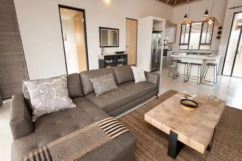 This villa is perfectly located in one of South Africa's most beautiful natural areas. It offers fantastic views of the Drakensberg Mountains and you will stay comfortably with family or friends. Located in South Africa's Limpopo province, Hoedspruit...