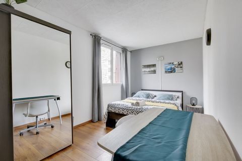 We propose you this cozy apartment for your business trips. This accommodation disposes of a living room, two bedrooms, a kitchen, a bathroom, and a balcony. The living room features a double sofa bed, a dining table, flatscreen TV, and a balcony. Th...