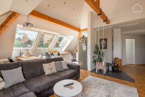 Sit back and relax in this tranquil, stylish retreat. The loft is fully equipped and is located in Mainz-Gonsenheim in the heart of nature. The apartment is located in Villa Vogelsang and is fully equipped. +++ Fast Internet Wifi Bathtub/shower inclu...