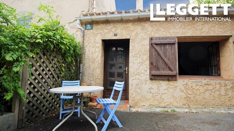A25006NE11 - Amongst the rolling fields and vineyards lies the little village of La Force where you will find this charming house. The house is on a small street with no passing traffic and with the bonus of a parking space and garden area, perfect f...
