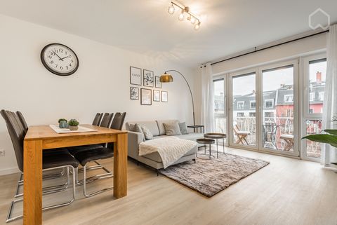 Exklusives und geräumiges Appartment mit atemberaubender Skylinesicht. Das Appartment verfügt über 2 Schlafzimmer, ein großes Wohnzimmer mit Balkon, einer voll ausgestattete Küche sowie ein Bad mit Badewanne. Der Friedberger Platz mit seinem berühmte...