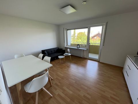 The ideally cut apartment is located on the second floor of a quietly located apartment building in Putzbrunn. In the apartment you have three pretty rooms available for free development. A current energy certificate is available for inspection. Part...