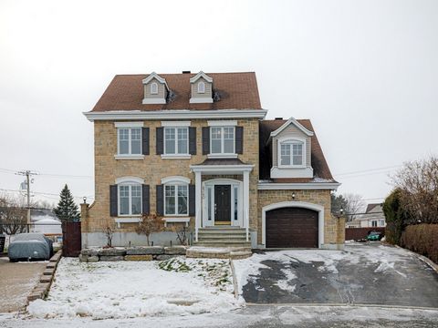 Charming two-story house in Terrebonne (La Plaine). Located in a peaceful cul-de-sac, it offers 4 spacious bedrooms upstairs + 1 in the basement, a large 11,722 sq ft lot, above-ground pool and garage. Ideal for families, with parking space for recre...