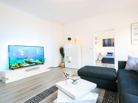 Feel at home in this top equipped 5 room flat. The flat is freshly renovated and modernly furnished. You can reach the center of Clausthal-Zellerfeld in just a few minutes' walk and the beautiful Harz nature is just a few minutes' drive away. The fla...