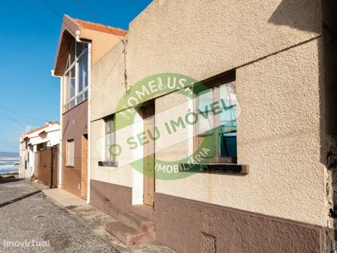 House for reconstruction on the Costa de Lavos . Located just a few meters from the incredible beach of Lavos and inserted in a very calm and quiet street on the second line of the sea. With unobstructed sea views. House with approved project, Licens...