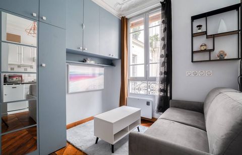 Renovated studio 20 m2 located in Paris, close to 9 Charonne metro station. Quiet neighbourhood, close to public transport, shops and restaurants. Pay parking in the street. Sofa bed 140x190 cm, sleeps 2. HIGH-SPEED INTERNET WIFI for fast, free Inter...