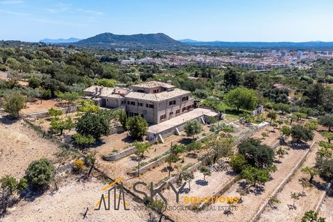 Sky Solutions sells large Rustic Finca with VACATION LICENSE. Rustic finca located in the centre of the island of Mallorca between the villages of Inca and Mancor de la Vall. Its location at the top of a hill provides magnificent views in all directi...
