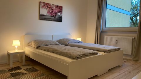 Welcome to our spacious 4-room apartment in Oberursel Weißkirchen! The open-plan living area, the fully equipped kitchen and the lovingly designed rooms offer comfort and relaxation. The apartment is located on the 2nd floor, without elevator. Excell...