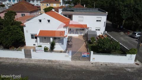 House T5, located in Malveira – Mafra Consisting of two floors, with patio, fruit trees, a small garden and parking space. The R / C consists of three bedrooms, a living room and kitchen in open space with about 40m2, the kitchen is fully equipped, w...
