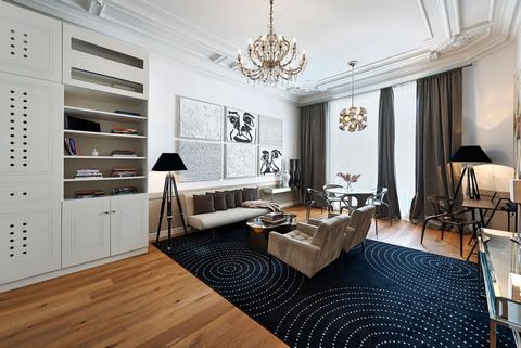 This exceptionally luxurious 67 m² apartment in a beautiful old Viennese building is located directly adjacent to the center of Vienna, the 1st district. It consists of a living room with dining area and fully equipped kitchen, a bedroom, a bathroom ...