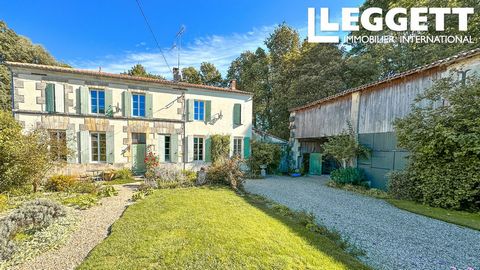 A19528JHI16 - Traditional charentaise stone house - full of original charm and character . The property offers a large entrance with original open fireplace with 2 large reception rooms on the ground floor with 4 double bedrooms and 2 bathrooms on th...
