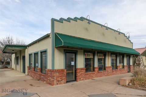 Charming Commercial Opportunity in Downtown Absarokee, Montana. Previously a popular bistro, this 2,560 square foot building sits on a 6,200 square foot lot in the vibrant downtown area. Step into a space ripe for business potential. Whether reviving...