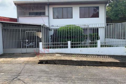 Beautiful home for sale in Esparza downtown, located in a quiet neighborhood with access to all services. There are 250 m² of construction, on two floors that are distributed as follows: First floor: Living-dining roomKitchen1 full bathroomLaundry ro...