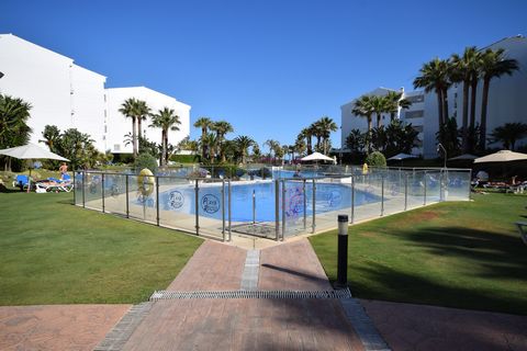 Located in Puerto Banús. Playa Rocio, west facing renovated 2 bedroom groundfloor apartment. A perfect location in Puerto Banus in a gated complex with 24 hours security. The complex has nice gardens and swimming pool with access to the beach. The ap...