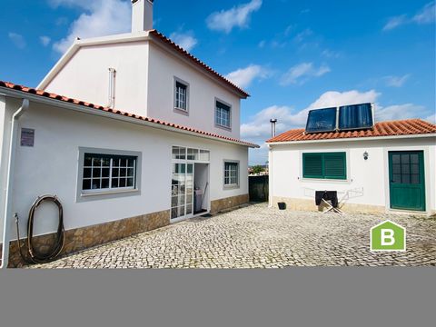 4 bedroom house with pool, annexes, garage and garden - Caldas da Rainha This house is located in a privileged area, about 3 kms from the city, in a very quiet residential area and just a short distance from all the services and shops in the city of ...