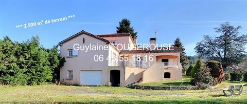 Guylaine Fougerouse vous présente à 7mn de SAINT GALMIER 42330 à 40 mn de ST ETIENNE cette maison d'architecte de 140 m² habitable + 110 m² de sous sol sur 2 500 m² de terrain constructible et divisible Cette maison vous offre: - de plain pied : séjo...