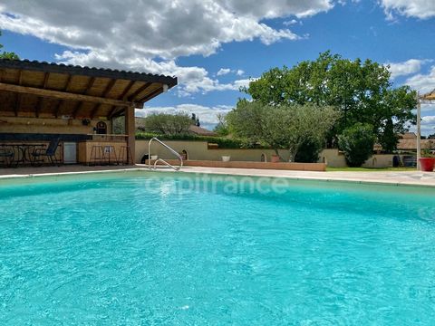 Dpt Gard (30), à vendre proche d'Uzès Maison d'environ 170 m2 entièrement aménagée, équipée, décorée sur terrain avec piscine