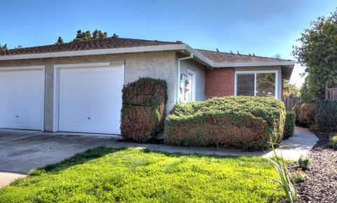 Custom style Duplex, lives like a large three bedroom home with attached garage and large fenced backyards comparable in size to SFR. One side 3492 is a beautifully updated three bedroom two bath home with a beautiful remodeled kitchen and new applia...