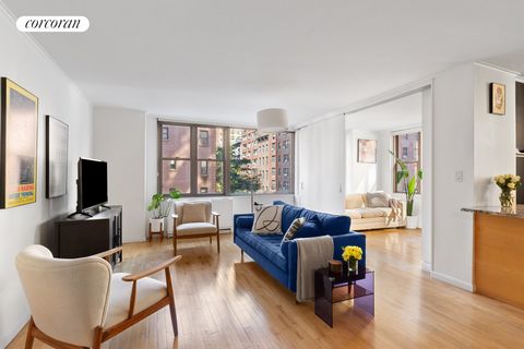 Versatilità, raffinatezza e luce: ottieni tutto al 137 East 36th St. #3G. Originariamente un junior 4, questa incredibile casa è stata accuratamente trasformata in un vero e proprio 2 letti, 1,5 bagni nell'ambito e completo servizio Carlton Regency. ...