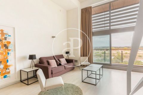 atico Loft esquinero de diseno a estrenar Loft Neu von 164.63 m2 mit Terrasse und Ausblicke Im Großraum von Patraix, Valencia. Zimmer, 1 Badezimmer, 1 Parkplatz, Klimaanlage, Einbauschränke, Balkon, Heizung und Pförtner. Ref. VV2410049 Features: - Ai...