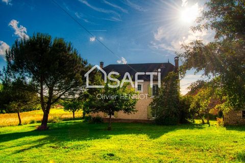 À Saint-Geniès (24590), cette magnifique propriété de plus de 3000 m² offre un cadre bucolique en pleine campagne. Incluant une spacieuse maison de 104 m² avec 4 chambres, elle bénéficie de nombreux atouts tels qu'une terrasse, un grand espace extéri...