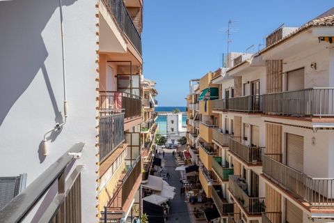 3 bedroom 2 bathroom apartment for sale in a great location in Javea Port. The property has sea views from the terrace and is only a few steps away from the amazing La Grava beach. It is located within walking distance of bars, restaurants and all am...