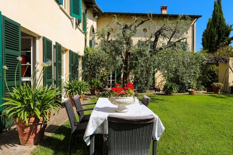 Elegance and timeless charm in one of the most desirable areas of Lake Garda. This villa immersed in a luxuriant park is ideal for those who desire a high standard country residence, far removed from the fashions of the moment. Surrounded by a well-k...