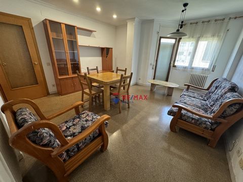 GIA16 - Gerona, appartement; Appartement te koop in Girona 4 slaapkamers, 2 badkamers | Remax Brava GOntdek je nieuwe huis in Girona met Remax Brava G! We presenteren dit prachtige appartement met vier slaapkamers, ideaal voor gezinnen die op zoek zi...