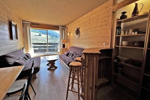 Residentie AIGUILLE VERTE appartement 27 - LA CLUSAZ 2 personen. / 27,58 m2 / studio / 4e verdieping met lift / Niet geclassificeerd / Zuid / Mini wifi box als betaalde optie In een residentie van 33 appartementen op de 4e en laatste verdieping met l...