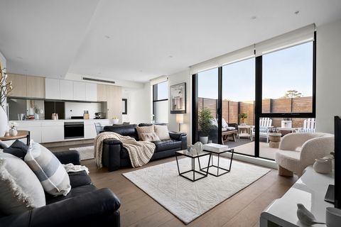 Offrant une vue imprenable sur la ville depuis son emplacement penthouse au sommet d’une enclave de charme conçue par les architectes primés Rothe Lowman, cette superbe résidence lumineuse de 3 chambres offre un attrait imbattable pour un style de vi...