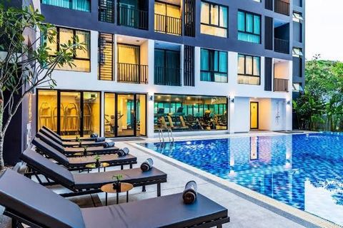 Upptäck lugn och stil på The Rizin Hotel & Residences Inbäddat i en fridfull, lummig bostadsenklav mellan Pattaya, erbjuder The Rizin den perfekta tillflyktsorten. Oavsett om du är en affärsresenär eller en familj som söker en lyxig tillflyktsort, ko...