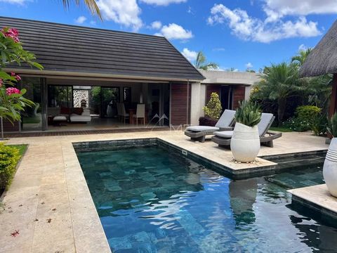 Découvrez cette villa moderne et élégante située dans un complexe résidentiel sécurisé à Grand Baie. Profitez d’un cadre de vie d’exception avec une grande piscine entourée d'un jardin impeccablement entretenu, agrémenté de deux kiosques pour vos mom...