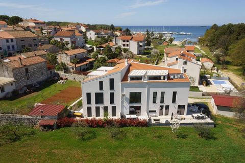 Dit prachtig ingerichte moderne huis op een rij ligt op slechts 100 meter van de zee en de dichtstbijzijnde stranden in Funtana. De woning ligt in de nabijheid van alle nodige voorzieningen, zoals winkels, cafés, restaurants, promenades en sportvelde...