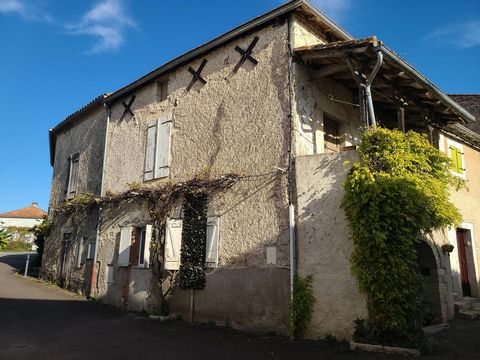 n the commune of Calamane, 13 km from Cahors. Primary school on site. All shops and amenities 3 km. On a plot of 450 m2 with garden or possible access to park vehicles. You will appreciate the authenticity of this stone building on two levels: preser...