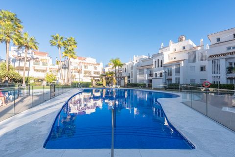 Located in San Pedro de Alcántara. Welcome to this exceptional 3-bedroom apartment in the sought-after La Gavia development, perfectly situated just 300m from the beachfront promenade of San Pedro and directly across from the new I/O sports club and ...