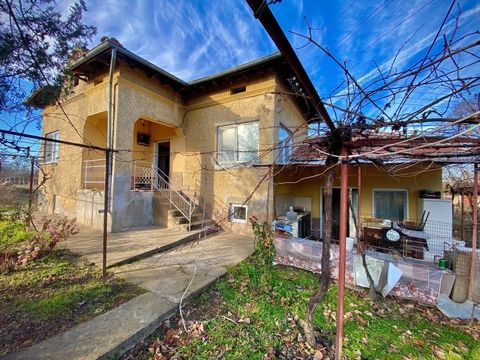 For more photos, please visit our website - https://imotitarnovgrad.com/offer-17005 Imoti Tarnovgrad offers you a well-maintained house in the village of Ivancha, which is located 35 km from the town of Tarnovo. Veliko Tarnovo and 7 km from the munic...