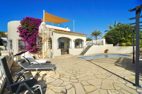 Esta preciosa villa de 3 dormitorios y 2 baños está situada en la codiciada zona de Montemar, a sólo 1,5 km de la impresionante Cala Baladrar. Perfecta para nadar en el Mediterráneo y disfrutar de un almuerzo tranquilo en el chiringuito cercano con v...