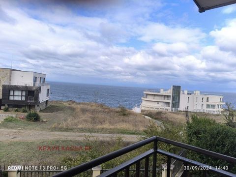 Casa con 3 camere da letto e 3 bagni!Vista sul mare da tutte le stanze!Atto 16 e terra!È finito chiavi in mano con materiali di lusso!Non arredato!